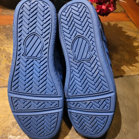 K Swiss - Picture 3 of 4